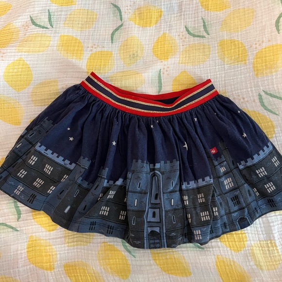 Mini Boden castle skirt 3/4 - Picture 1 of 3